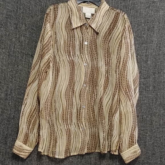 Vue Point by Jordan Neutral Color 2 Piece Shirt Set - Picture 6 of 8